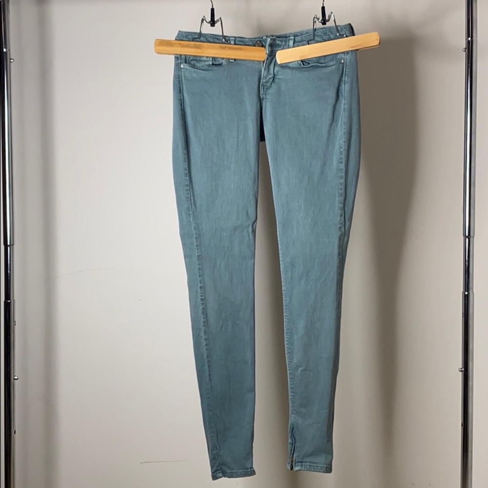 Levi’s skinny leg Jeans - Light Army Green Size 29